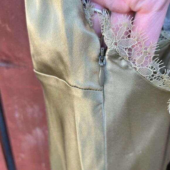 NWT Reformation Maysen Silk Dress - Olive Oil size 6 - Picture 7 of 12